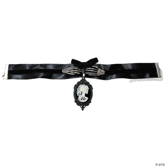 Cameo Hand Velvet Choker